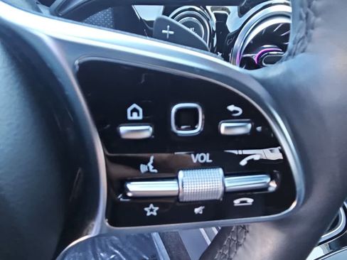 Used 2023 Mercedes-Benz CLA 250 4MATIC image 19
