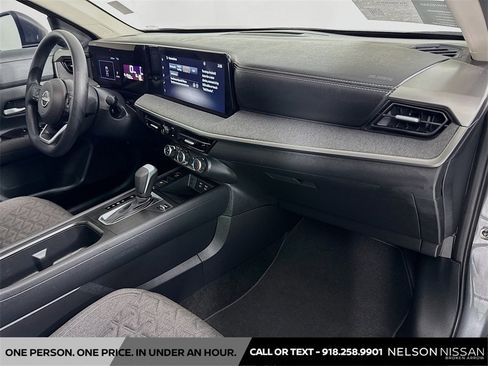 Certified 2025 Nissan Kicks SV w/ SV Premium Package image 28