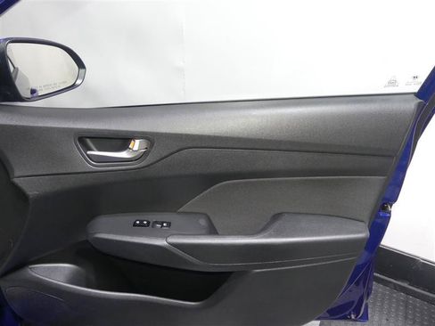 Used 2019 Hyundai Accent SE FWD image 18