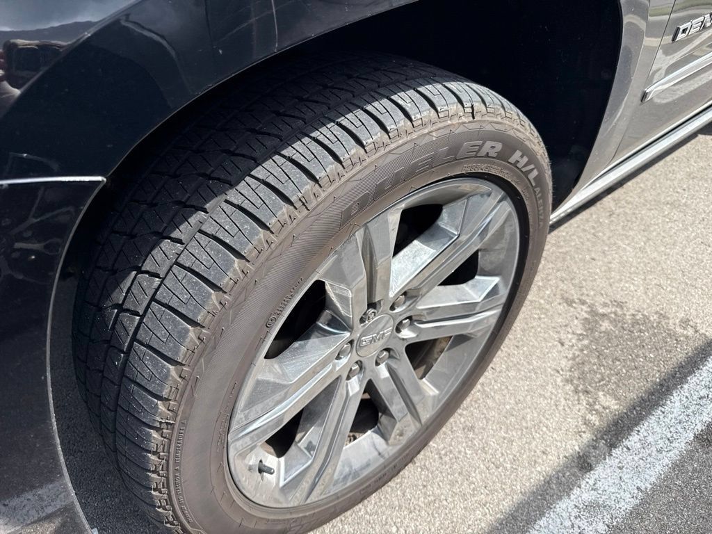 Used 2019 GMC Yukon Denali w/ Denali Ultimate Package AWD/4WD image 15