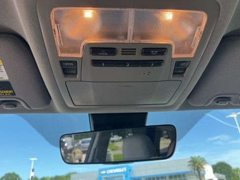 Used 2019 Toyota Highlander XLE FWD image 27