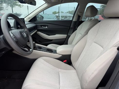Used 2025 Honda Accord SE image 9