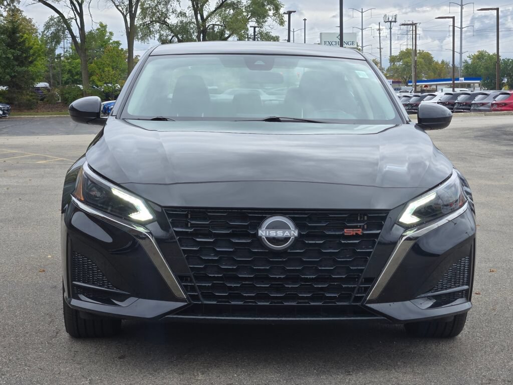 Used 2025 Nissan Altima 2.5 SR AWD/4WD image 4