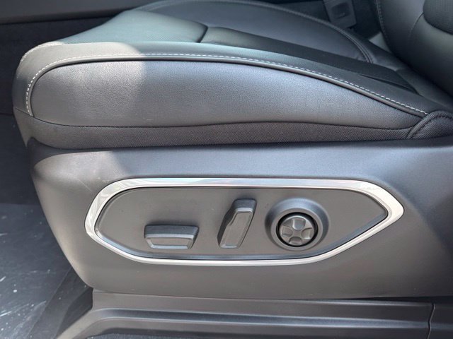 New 2026 Jeep Grand Wagoneer L 4WD w/ Premium Group I image 17