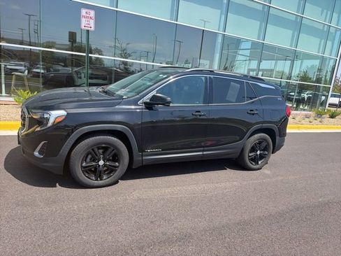 Used 2018 GMC Terrain SLE w/ Driver Convenience Package AWD/4WD image 3