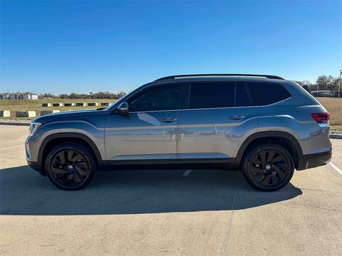 Used 2024 Volkswagen Atlas SE image 6