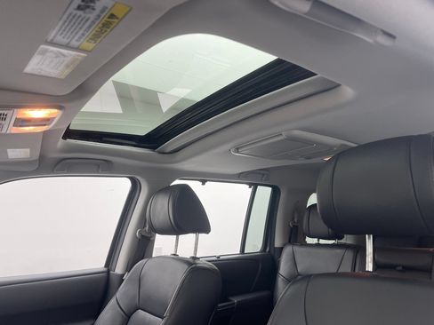 Used 2015 Honda Pilot Touring image 5
