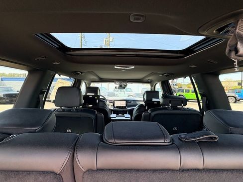 New 2026 Jeep Grand Wagoneer Limited AWD/4WD image 7