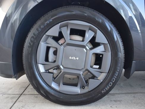Used 2026 Kia Carnival EX FWD image 14