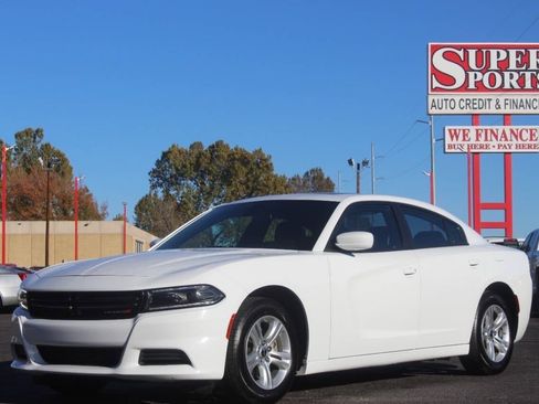 Used 2022 Dodge Charger SXT w/ Leather Interior Group image 7