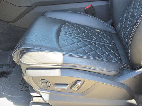 Certified 2022 Audi SQ8 Premium Plus w/ Executive Package image 18