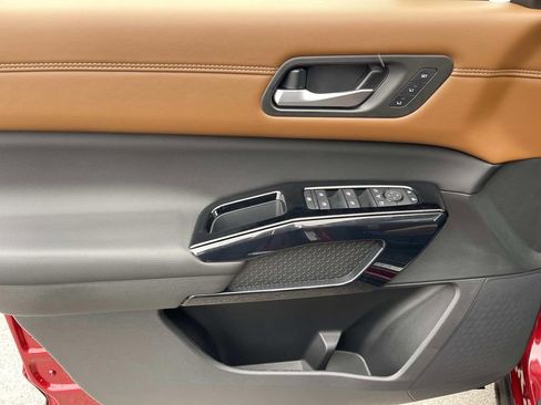 New 2026 Nissan Pathfinder Platinum AWD/4WD image 23