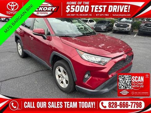 Used 2019 Toyota RAV4 XLE w/ Convenience Package FWD image 1