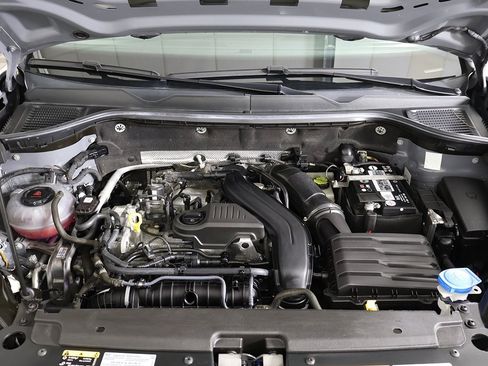 Used 2022 Volkswagen Taos SE w/ Driver Assistance Package image 19