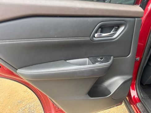 Used 2023 Nissan Rogue SL w/ SL Premium Package FWD image 14