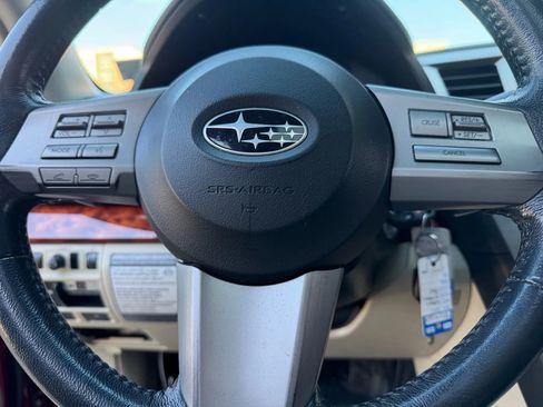 Used 2011 Subaru Outback 2.5i Limited image 16
