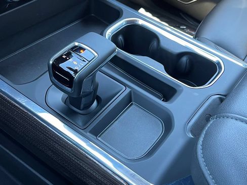 Used 2026 Chevrolet Silverado 1500 LT Trail Boss w/ Convenience Package II AWD/4WD image 38