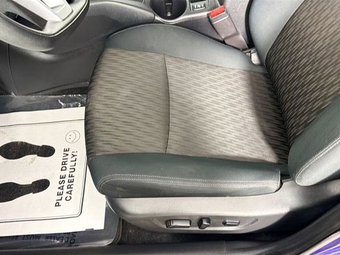 Used 2018 Nissan Rogue SV AWD/4WD image 18