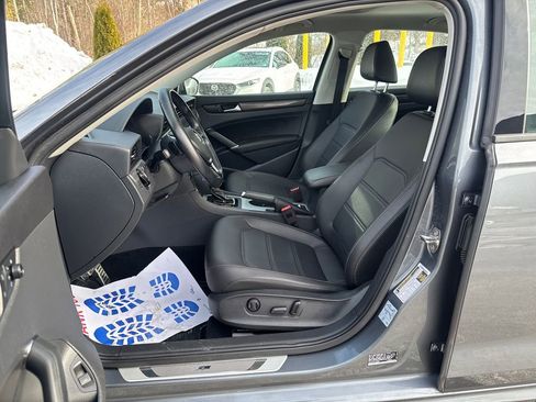 Used 2020 Volkswagen Passat 2.0T R-Line image 22