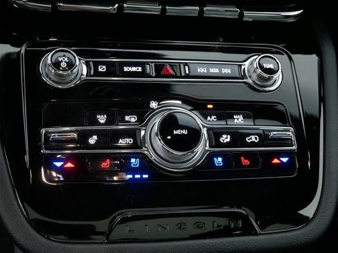 Used 2022 Lincoln Corsair Reserve w/ Sport Package image 22