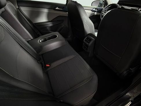 Used 2024 Volkswagen Taos SE image 34