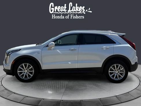 Used 2019 Cadillac XT4 Luxury w/ Cold Weather Package FWD image 2
