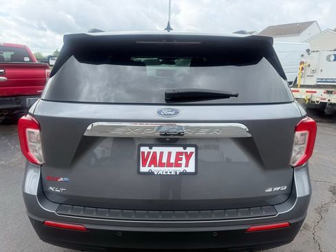 Used 2024 Ford Explorer XLT AWD/4WD image 10