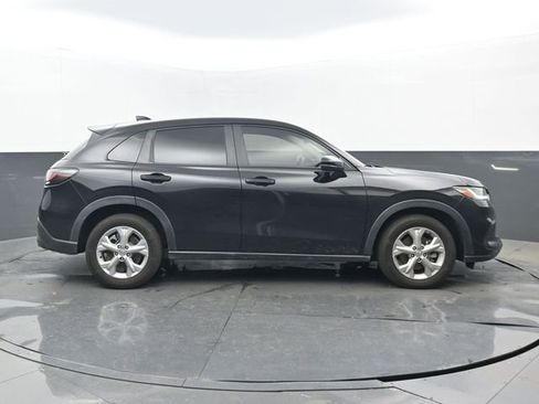 Used 2023 Honda HR-V LX image 2