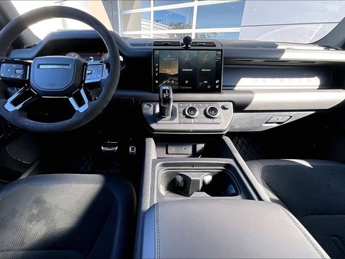 Used 2023 Land Rover Defender 110 V8 image 15