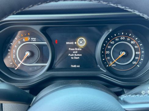 Used 2025 Jeep Wrangler Unlimited Rubicon AWD/4WD image 15