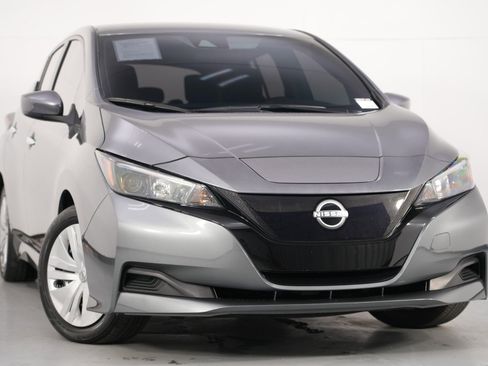 Used 2025 Nissan Leaf S image 2