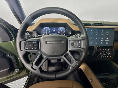 Used 2026 Land Rover Defender 110 X-Dynamic SE image 12