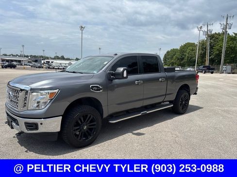 Used 2019 Nissan Titan SV w/ SV Convenience Package AWD/4WD image 3