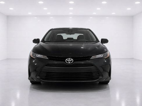 Used 2026 Toyota Corolla LE FWD image 8