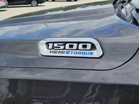 Used 2024 RAM 1500 Laramie AWD/4WD image 7