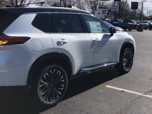 New 2026 Nissan Rogue Platinum w/ Platinum Premium Package image 8