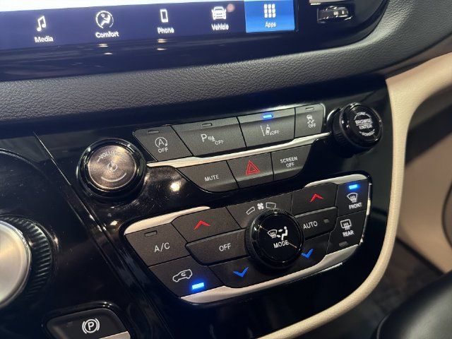 Used 2024 Chrysler Pacifica Touring-L FWD image 29
