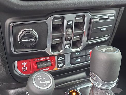 New 2026 Jeep Wrangler Unlimited Rubicon w/ Safety Group image 25