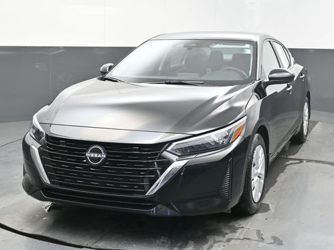 Certified 2025 Nissan Sentra S image 3