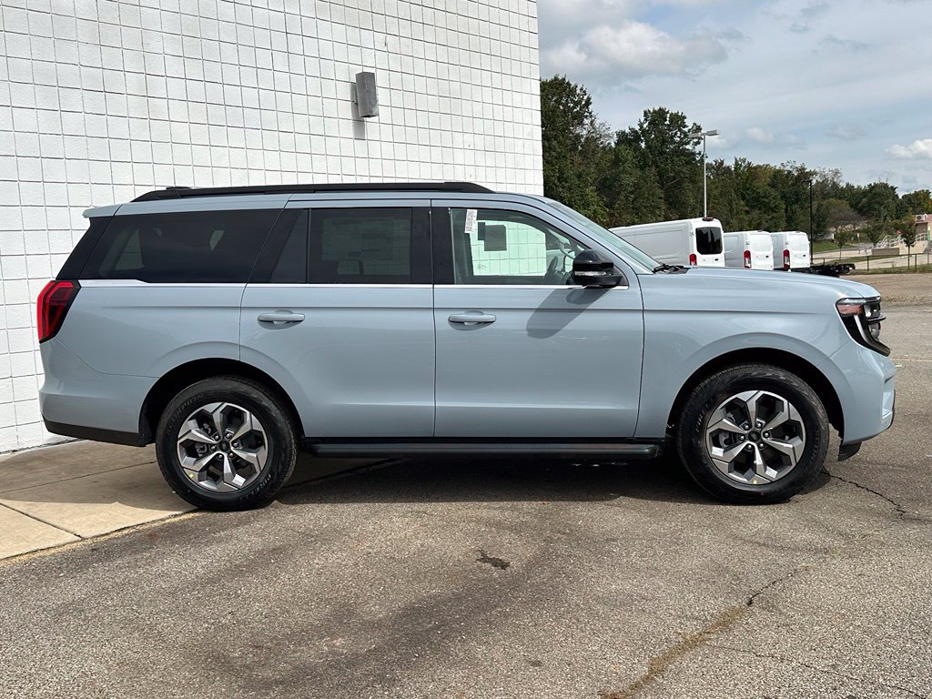 New 2027 Ford Expedition Active AWD/4WD image 4