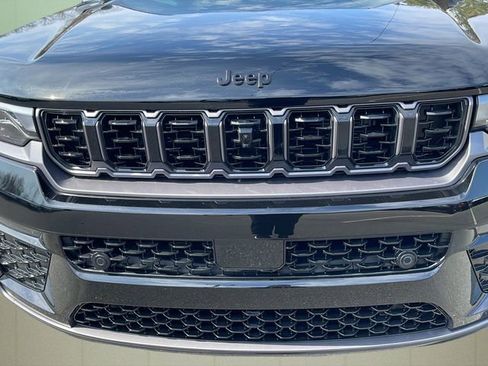 New 2026 Jeep Grand Cherokee Limited image 9