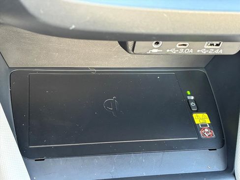 Used 2025 Subaru Forester Premium w/ Convenience Package #2 image 17