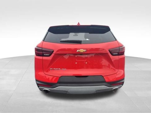 Used 2025 Chevrolet Blazer LT AWD/4WD image 4