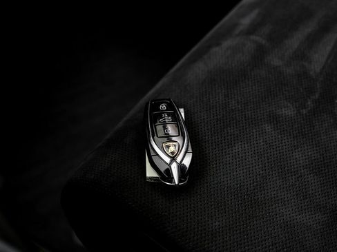 Used 2023 Lamborghini Urus Performante AWD/4WD image 75