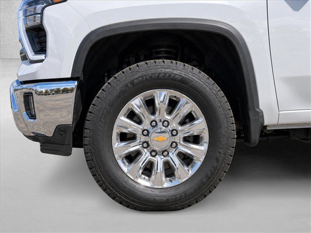 Used 2024 Chevrolet Silverado 3500 High Country w/ High Country Premium Package AWD/4WD image 15
