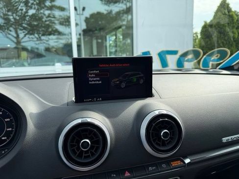 Used 2018 Audi A3 e-tron Premium Plus w/ Technology Package FWD image 17