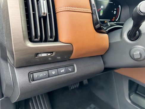 Used 2024 Nissan Pathfinder Platinum w/ Cargo Package image 14