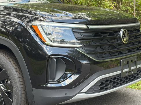 New 2026 Volkswagen Atlas Cross Sport SE AWD/4WD image 2
