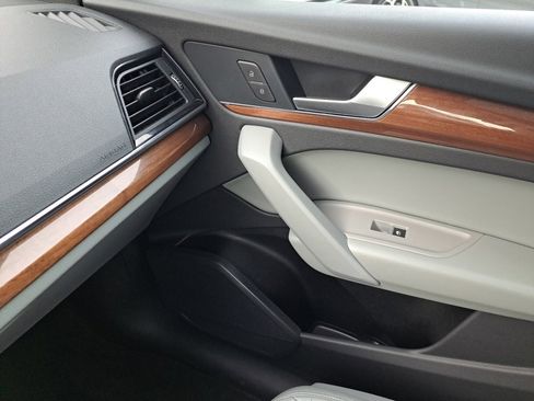 Used 2022 Audi Q5 2.0T Premium w/ Convenience Package image 31