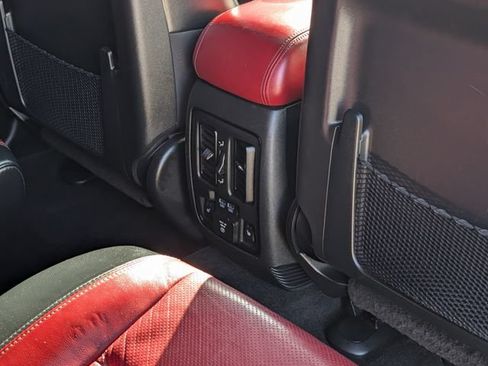 Used 2022 Dodge Durango R/T AWD/4WD image 32